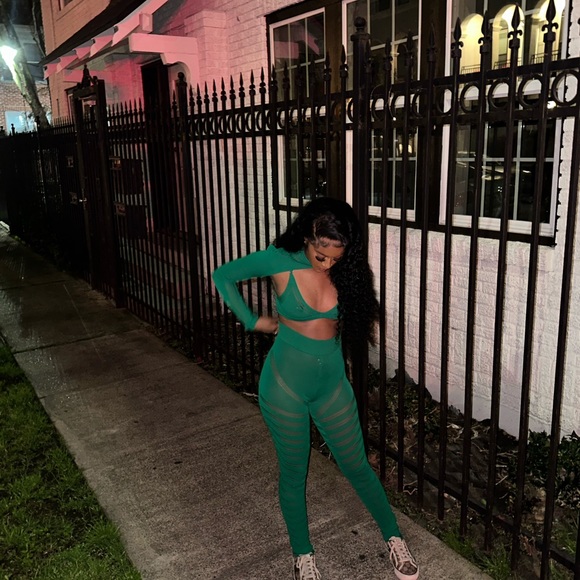 Green 2 piece set - Picture 2 of 4